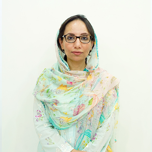 Dr. Amna Riaz
