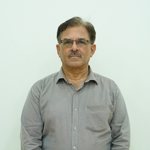 Dr Nadeem Reyaz
